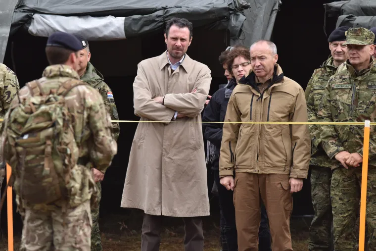 Na Crvenoj zemlji iznad Knina održana vojna vježba 'SAVA STAR 17' Hrvatske i Britanske vojske