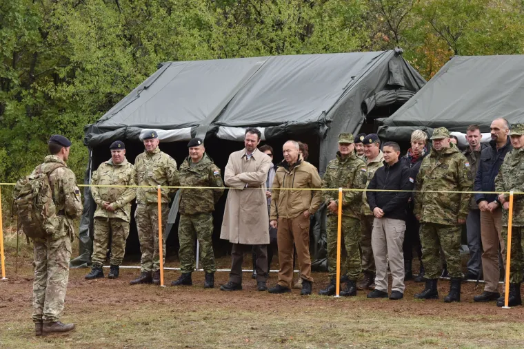 Na Crvenoj zemlji iznad Knina održana vojna vježba 'SAVA STAR 17' Hrvatske i Britanske vojske