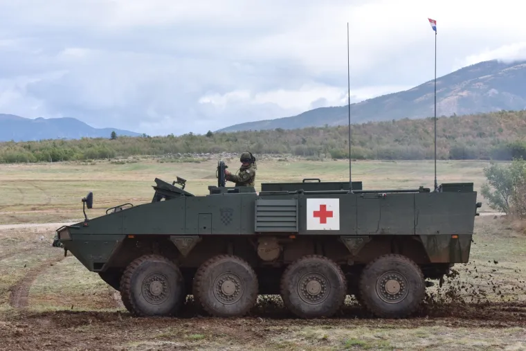 Na Crvenoj zemlji iznad Knina održana vojna vježba 'SAVA STAR 17' Hrvatske i Britanske vojske