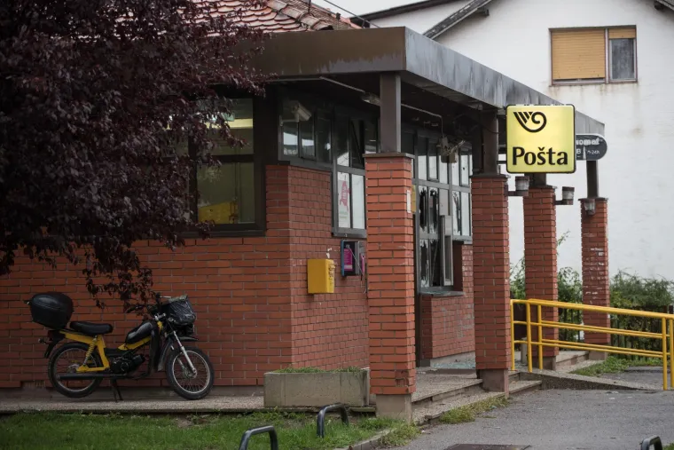 Poku&scaron;aj pljačke u Sesvetskom Kraljevcu: od detonacije eksplozivne naprave popucala stakla na Po&scaron;ti