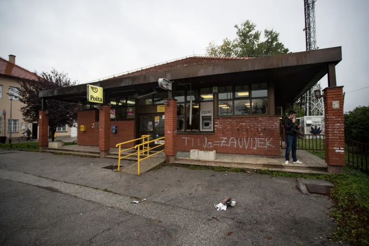 Poku&scaron;aj pljačke u Sesvetskom Kraljevcu: od detonacije eksplozivne naprave popucala stakla na Po&scaron;ti