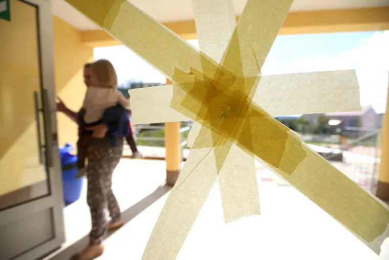 Nepoznati počinitelji zračnim pu&scaron;kama pucali na vrtić Mali Mihovil u &Scaron;ibeniku