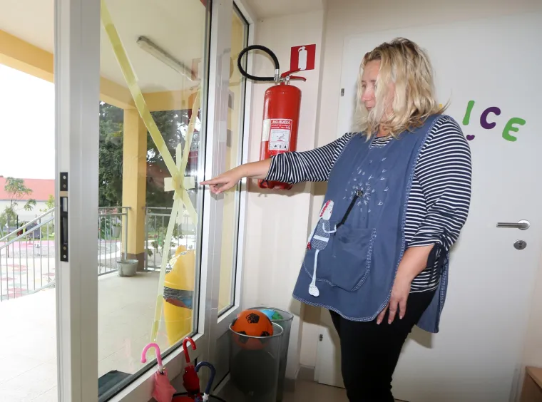 Nepoznati počinitelji zračnim pu&scaron;kama pucali na vrtić Mali Mihovil u &Scaron;ibeniku