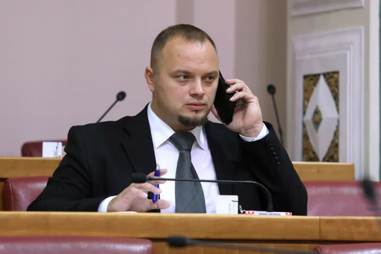 Drugi dan 5. sjednice Hrvatskog sabora zastupnici ponovno počeli stankama