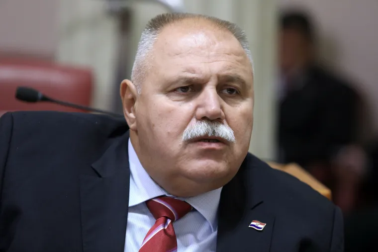 Drugi dan 5. sjednice Hrvatskog sabora zastupnici ponovno počeli stankama