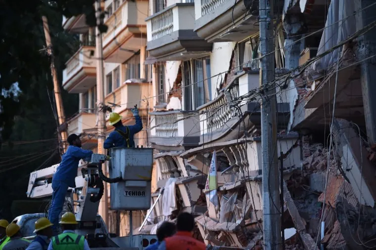 PRIZORI POTPUNOG UNIŠTENJA: Potres magnitude 7,1 pogodio Meksiku, poginulo najmanje 150 ljudi