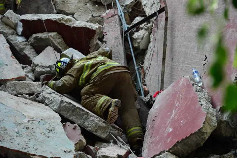 PRIZORI POTPUNOG UNIŠTENJA: Potres magnitude 7,1 pogodio Meksiku, poginulo najmanje 150 ljudi