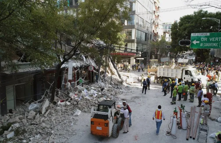 PRIZORI POTPUNOG UNIŠTENJA: Potres magnitude 7,1 pogodio Meksiku, poginulo najmanje 150 ljudi