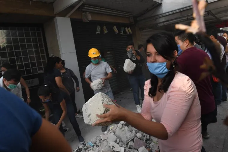 PRIZORI POTPUNOG UNI&Scaron;TENJA: Potres magnitude 7,1 pogodio Meksiku, poginulo najmanje 150 ljudi