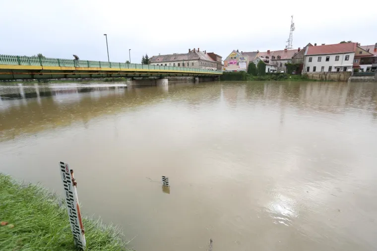Vodostaji karlovačkih rijeka Korane i Kupe tijekom prijepodneva su bili u blagom porastu. Prema najavama Hrvatskih voda vodostaj rijeka nije alarmantan