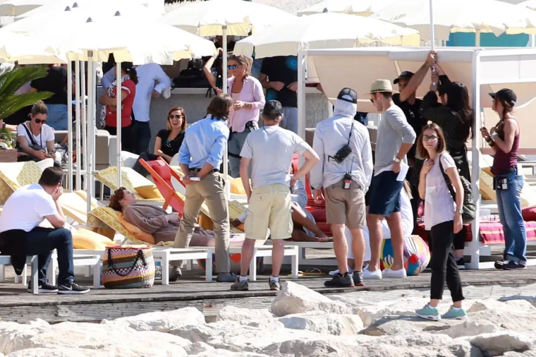 HRVATSKA OBALA POSTALA LAŽNA IBIZA: Zvijezda 'Igre prijestolja' i suprug Julije Roberts u Splitu snimaju film