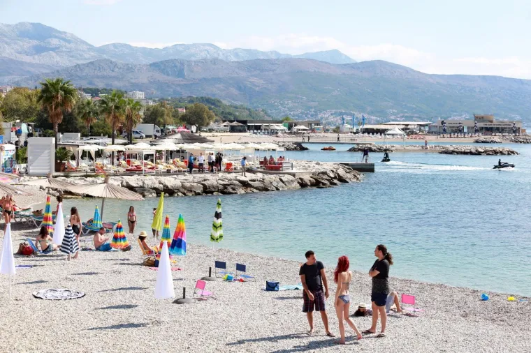 HRVATSKA OBALA POSTALA LAŽNA IBIZA: Zvijezda 'Igre prijestolja' i suprug Julije Roberts u Splitu snimaju film