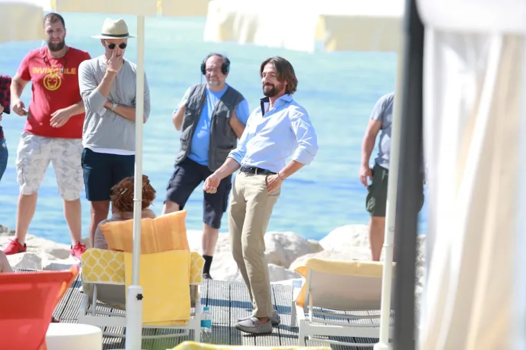 HRVATSKA OBALA POSTALA LAŽNA IBIZA: Zvijezda 'Igre prijestolja' i suprug Julije Roberts u Splitu snimaju film