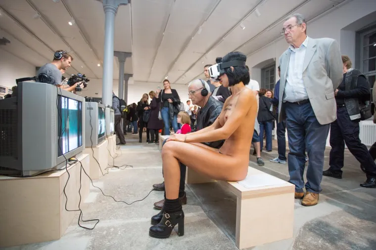 POTPUNO GOLA PRO&Scaron;ETALA RIJEKOM: Na grudima ispisala - 'ovo nije gola žena'