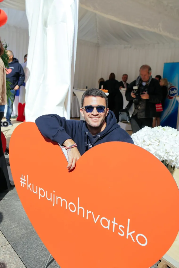 'Kupujmo hrvatsko': ljubav prema domaćem &scaron;iri se centrom Zagreba