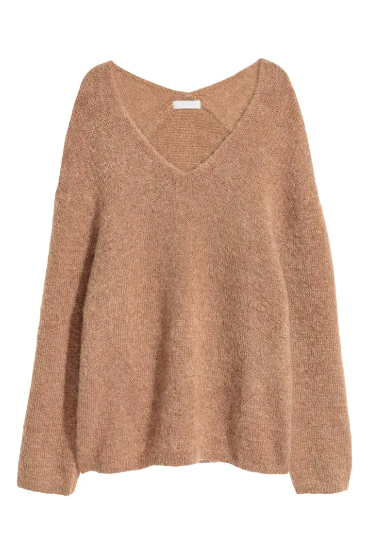 Opu&scaron;teni pleteni džemper, H&amp;M, 601,89 kuna