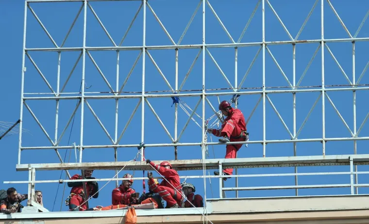 VJEŽBA NA TRGU BANA JELAČIĆA: Civilna za&scaron;tita grada Zagreba pokazala kako izgleda spa&scaron;avanje s visokih zgrada