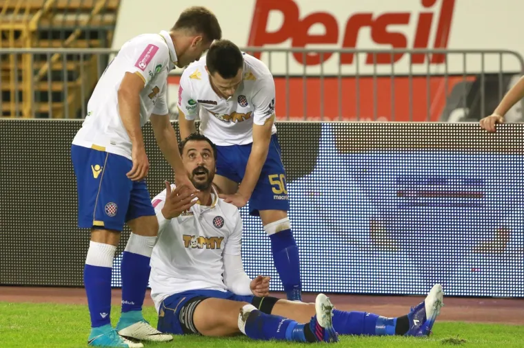 ZAISKRILO NA POLJUDU: Derbi skoro zavr&scaron;io sveopćom tučnjavom