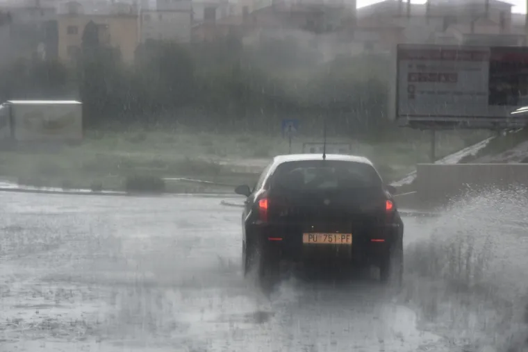 Pula: oborinsko nevrijeme zahvatilo jug Istre