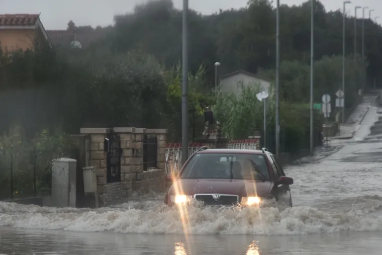 Pula: oborinsko nevrijeme zahvatilo jug Istre