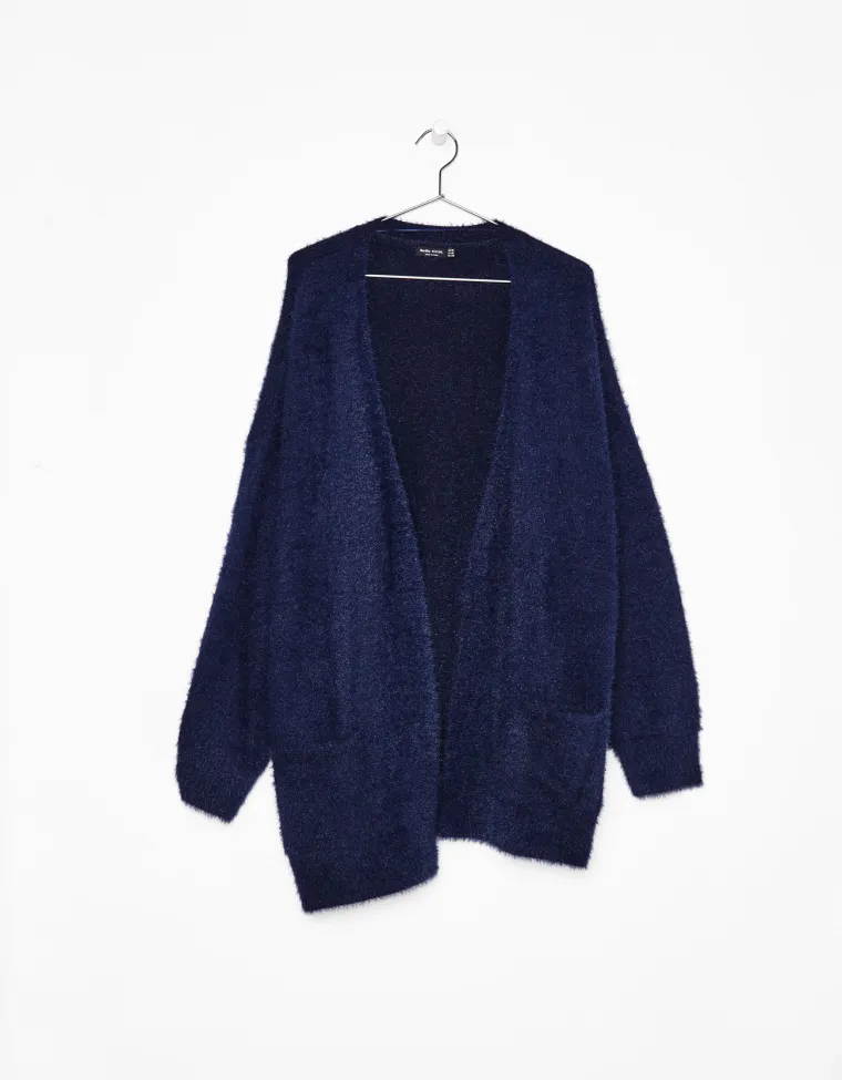 Oversize fluffy kardigan, Bershka, 189,90 kuna
