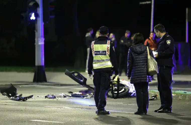 JEZIVA PROMETNA NESREĆA NA KRIŽANJU BARUNA FILIPOVIĆA I SELSKE: Motociklist poginuo u sudaru