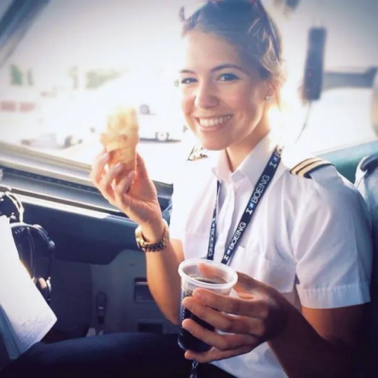 LIJEPA PILOTKINJA ŽELI DA POLETITE S NJOM: Svestrana Nizozemka osvaja svojim uzbudljivim životom i prirodnom ljepotom