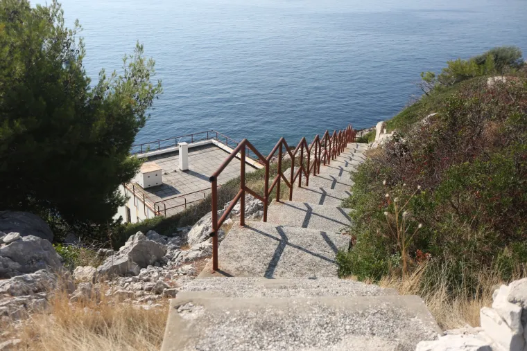 Objekti na otoku Smokvica koji su vraćeni državi