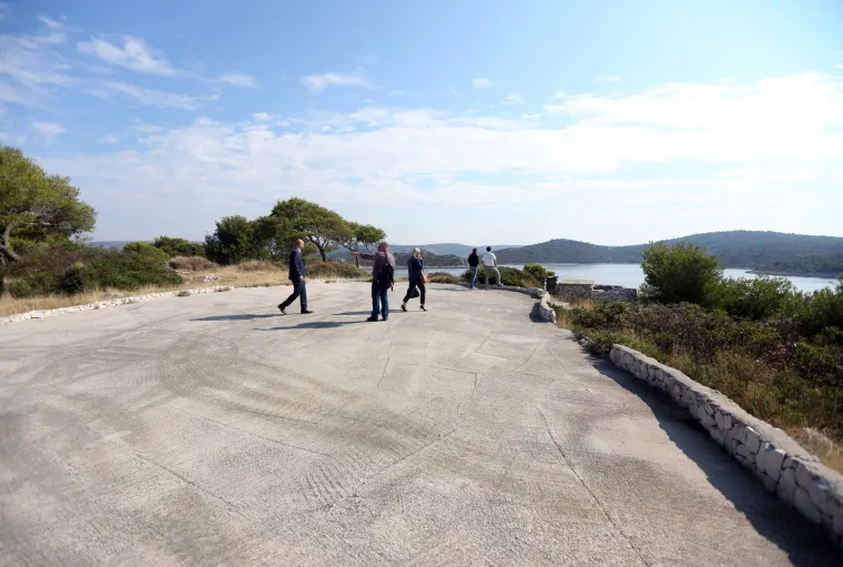 Objekti na otoku Smokvica koji su vraćeni državi