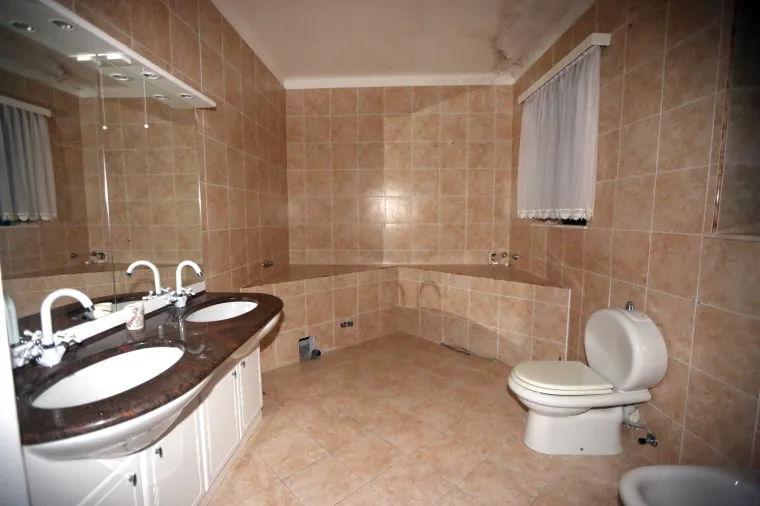 Objekti na otoku Smokvica koji su vraćeni državi