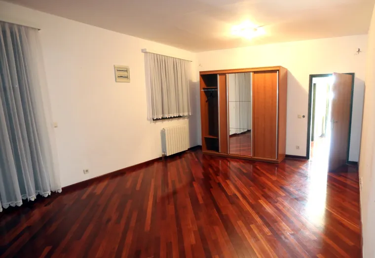 Objekti na otoku Smokvica koji su vraćeni državi