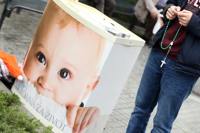 Molitvena pro life inicijativa za život započela ispred KBC Sestre milosrdnice