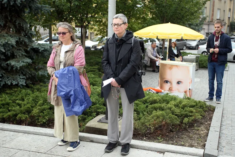 Molitvena pro life inicijativa za život započela ispred KBC Sestre milosrdnice