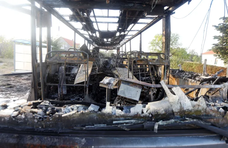 Kod Trbounja se zapalio i izgorio Autotransportov autobus, nema ozlijeđenih