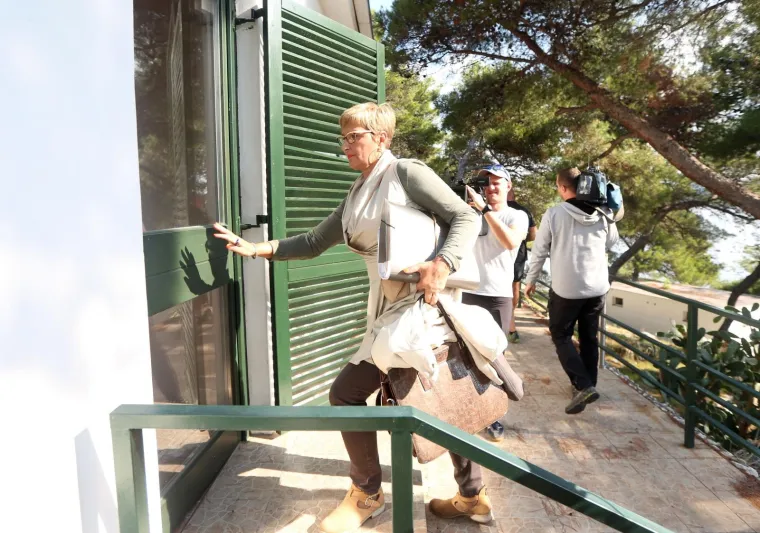 SMOKVICA OPET U RUKAMA DRŽAVE: Pogledajte kako je izgledala ovrha nad Todorićevim otokom