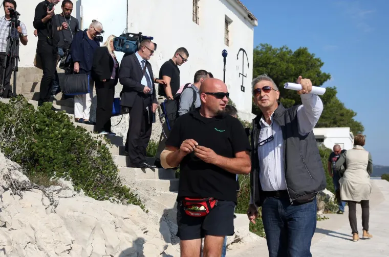 SMOKVICA OPET U RUKAMA DRŽAVE: Pogledajte kako je izgledala ovrha nad Todorićevim otokom