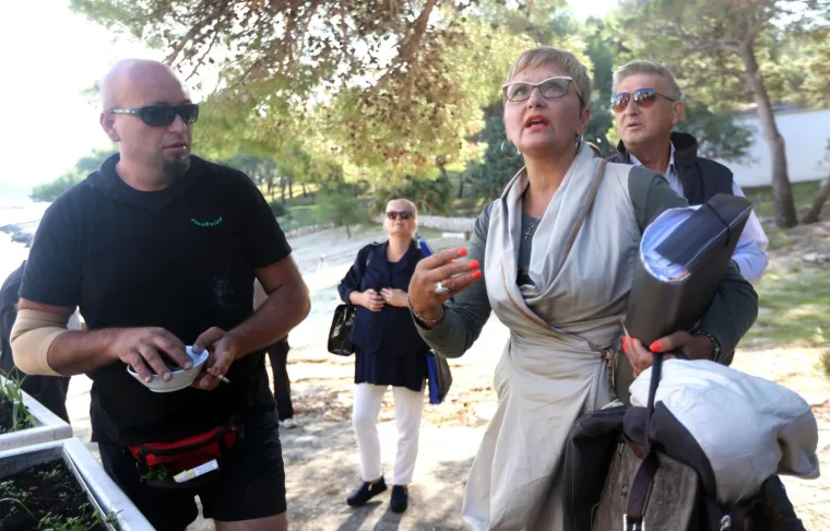 SMOKVICA OPET U RUKAMA DRŽAVE: Pogledajte kako je izgledala ovrha nad Todorićevim otokom