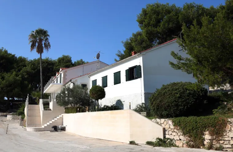 SMOKVICA OPET U RUKAMA DRŽAVE: Pogledajte kako je izgledala ovrha nad Todorićevim otokom