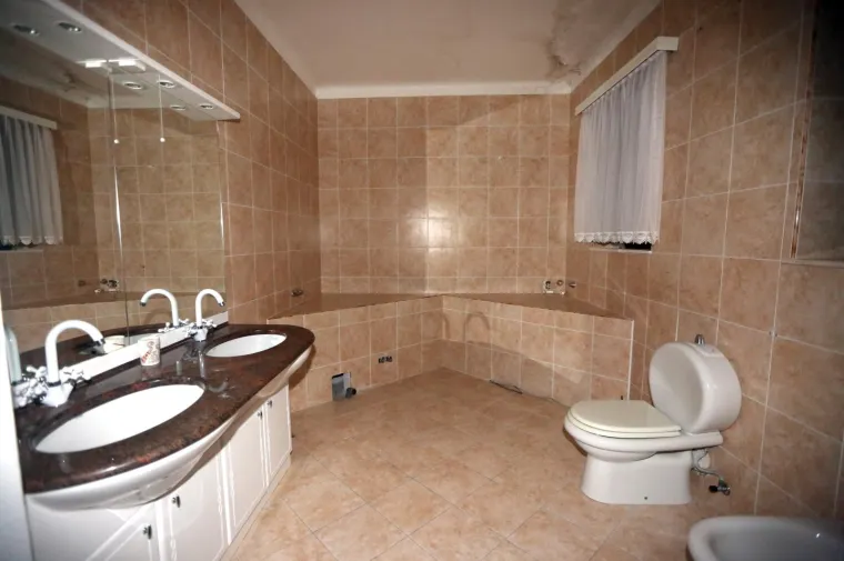 SMOKVICA OPET U RUKAMA DRŽAVE: Pogledajte kako je izgledala ovrha nad Todorićevim otokom