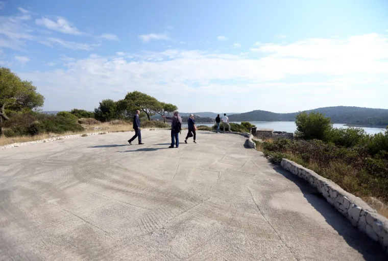 SMOKVICA OPET U RUKAMA DRŽAVE: Pogledajte kako je izgledala ovrha nad Todorićevim otokom