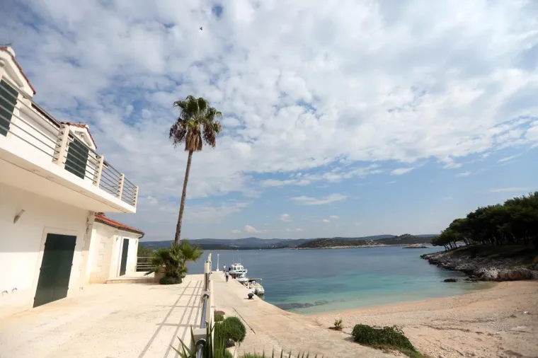 SMOKVICA OPET U RUKAMA DRŽAVE: Pogledajte kako je izgledala ovrha nad Todorićevim otokom