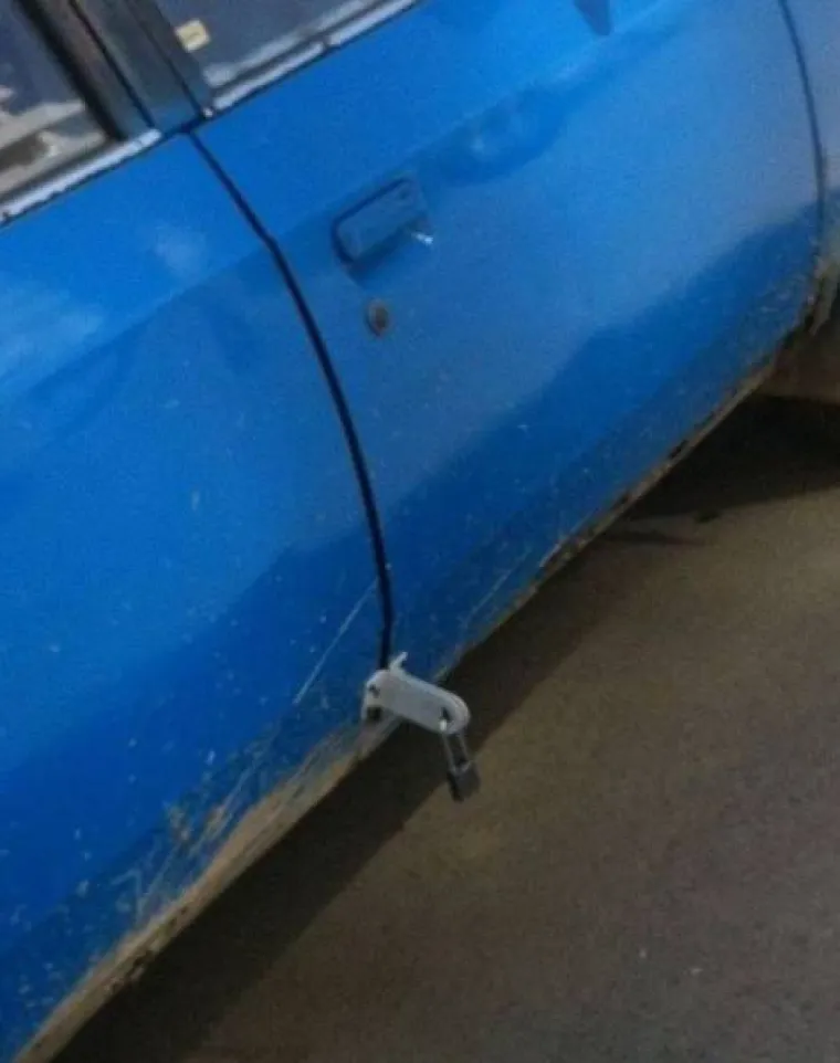 HTJELI UŠTEDJETI KOD MEHANIČARA PA SAMI 'POPRAVILI' AUTO: Njihovi sumanuti popravci su opasni, ali i urnebesni