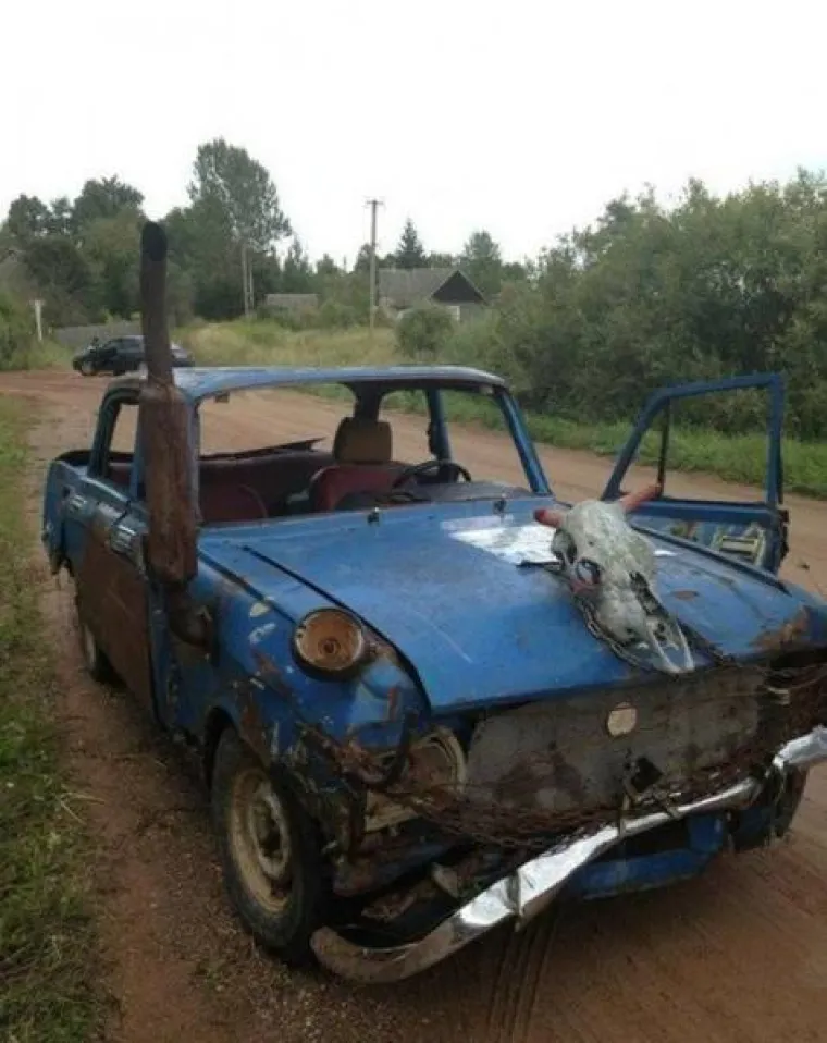 HTJELI UŠTEDJETI KOD MEHANIČARA PA SAMI 'POPRAVILI' AUTO: Njihovi sumanuti popravci su opasni, ali i urnebesni