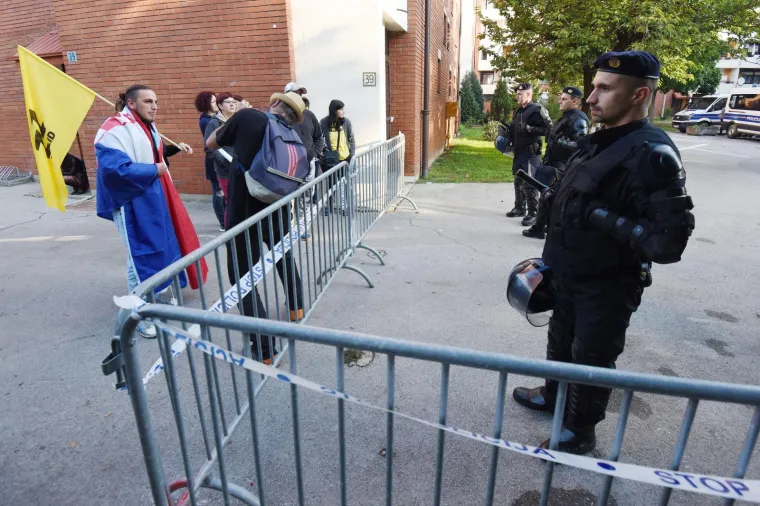 DELOŽACIJA U ČAKOVCU: Aktivisti Živog zida nisu je uspjeli spriječiti, Pernar sve prenosio uživo