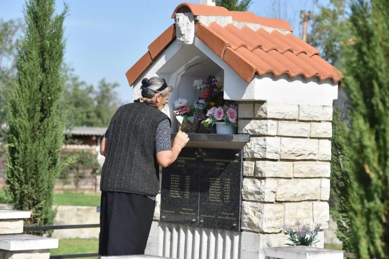 U Varivodama održana komemoracija u spomenna srpske civile ubijene nakon Oluje