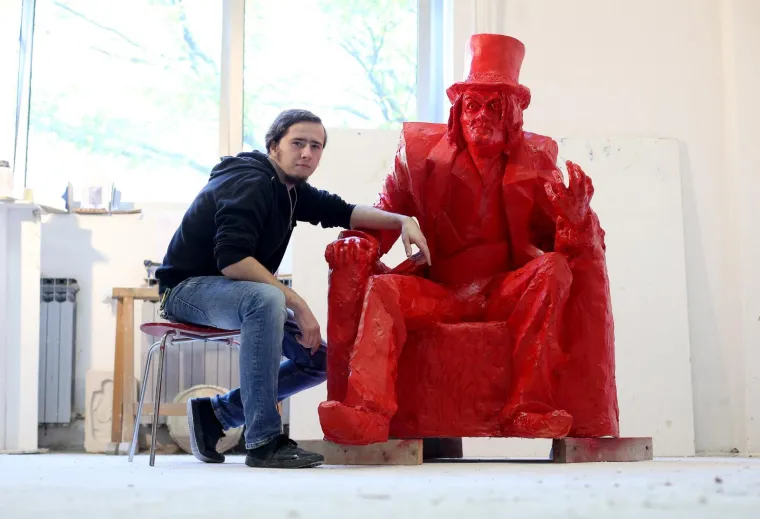 SPOMENIK LEGENDI: U Tematskom parku rock 'n' rolla je otkriven kip slavnom Dinu Dvorniku