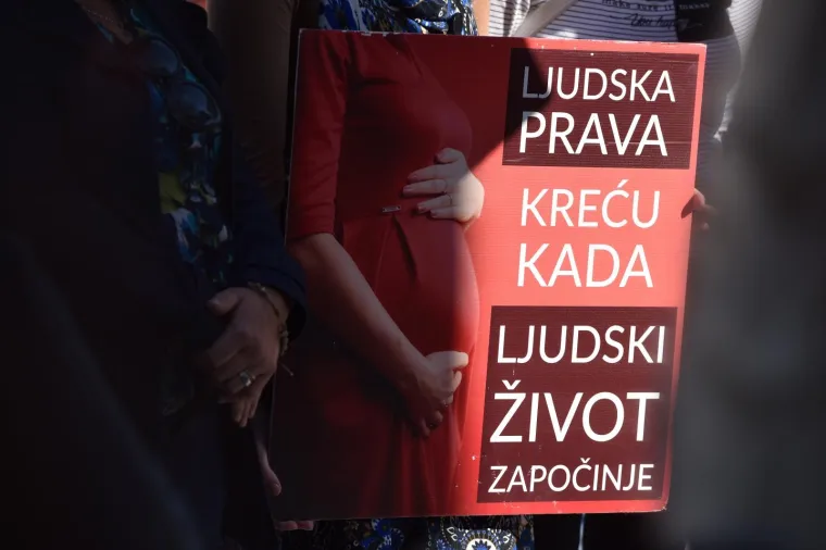 BISKUP KO&Scaron;IĆ PREDVODIO SLAVLJE U &Scaron;IBENIKU: Procesijom i svetom misom obilježen Dan grada i blagdan svetog Mihovila