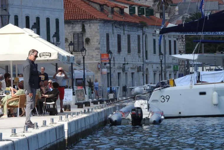 OVAKO BIVŠI JAMES BOND UŽIVA NA VISU: Američki glumac Pierce Brosnan otkrio u čemu je sve još vješt osim u glumi