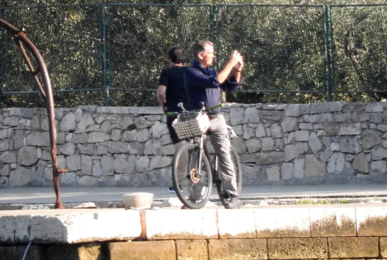 OVAKO BIVŠI JAMES BOND UŽIVA NA VISU: Američki glumac Pierce Brosnan otkrio u čemu je sve još vješt osim u glumi