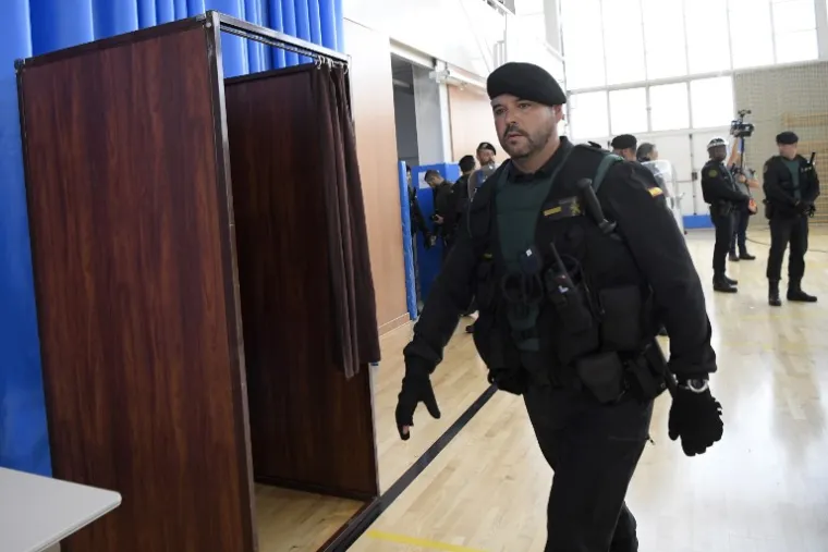 SUKOBI U KATALONIJI: Pogledajte kako su se obračunali policija i građani, ali i dvije policije